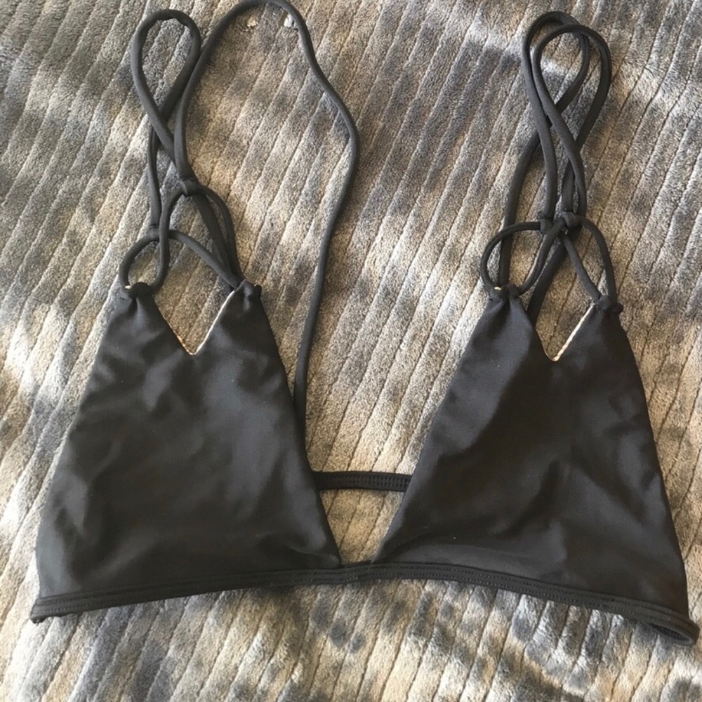 Acacia bikini top in shadow